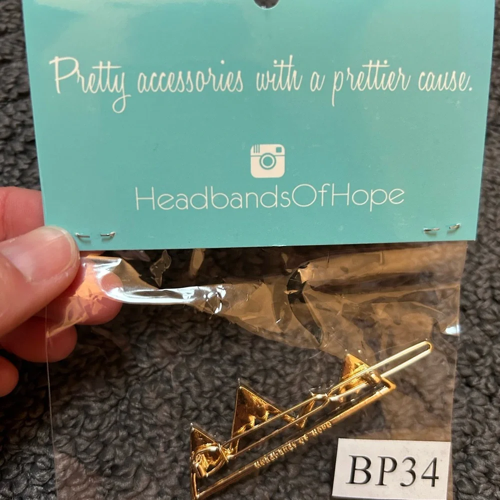 Gold Mountain hair clip